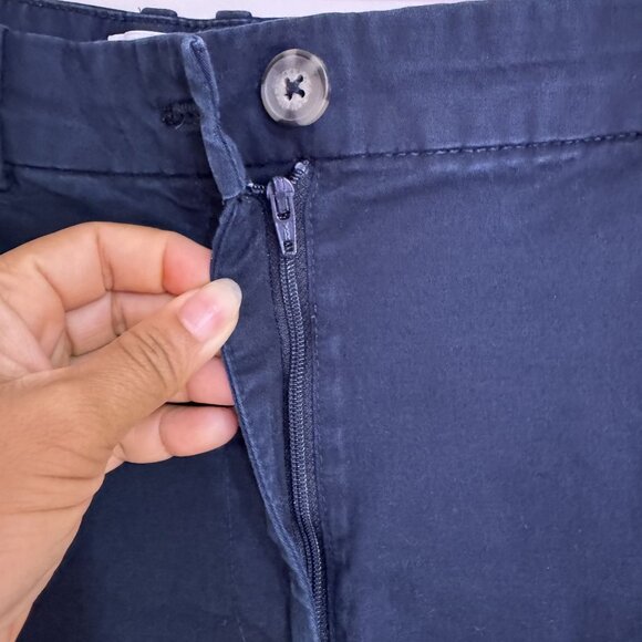H&M Chino Shorts Women's Navy Blue Cotton Classic Zip Fly Slant Pockets Size 6 - Picture 2 of 8